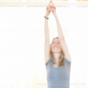 Femke de gray does yoga