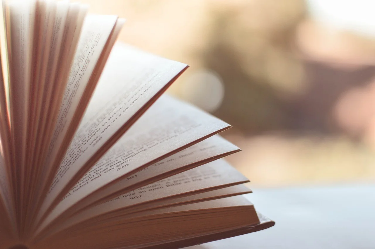 opengeslagen boek