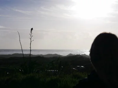 Femke de Grijs kijkt naar 90 mile beach