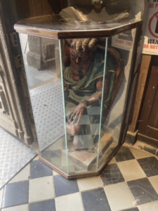 duivel beeld in de Maria Magdalena kerk van Rennes-le-Château