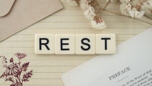 tekst: rest